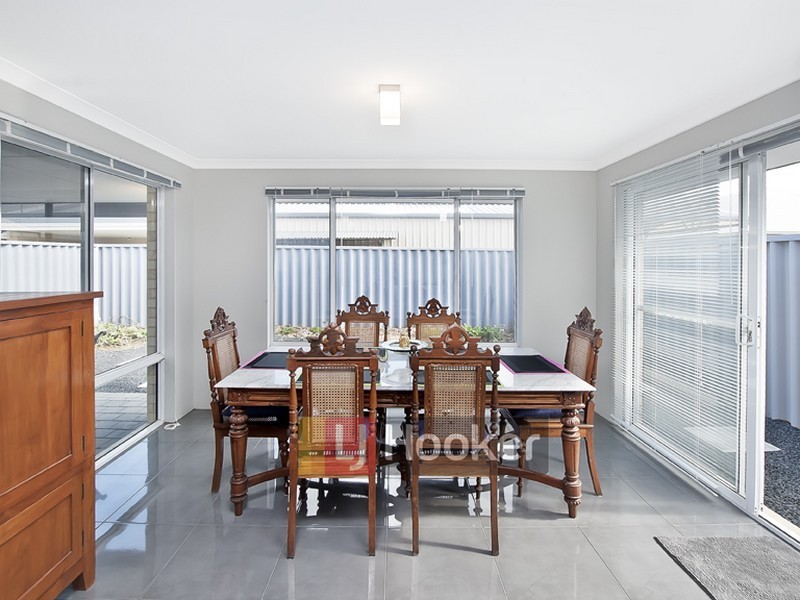 12 Castellar Pass, Yalyalup WA 6280