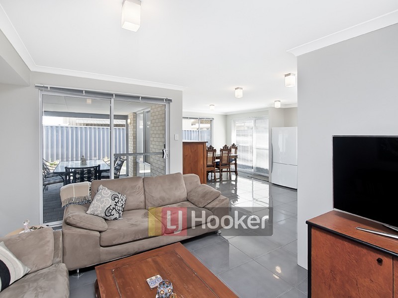 12 Castellar Pass, Yalyalup WA 6280