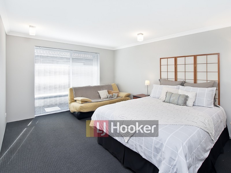 12 Castellar Pass, Yalyalup WA 6280
