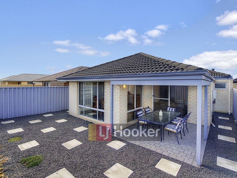 12 Castellar Pass, Yalyalup WA 6280