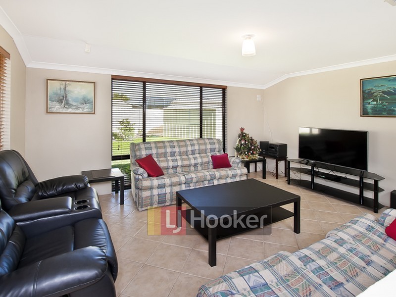 57 Honeyeater Crescent, Geographe WA 6280