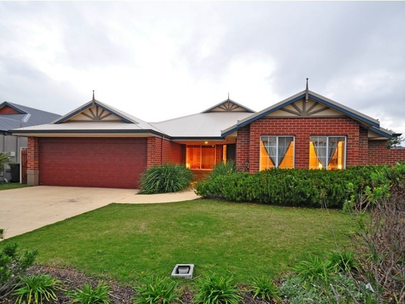 16 Marsupial Bend, Broadwater WA 6280