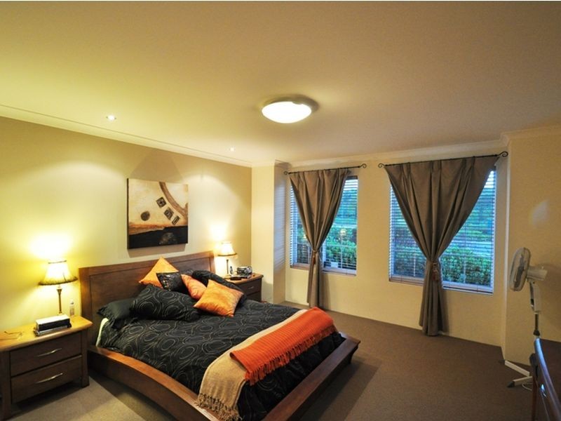 16 Marsupial Bend, Broadwater WA 6280