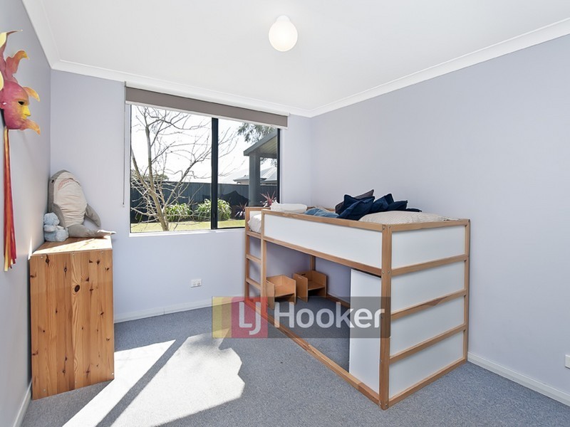 10 Travellers Well Street, Broadwater WA 6280