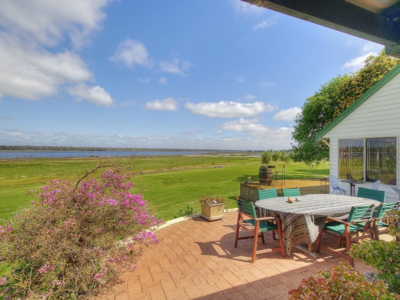 334 Forrest Beach Road, Wonnerup WA 6280