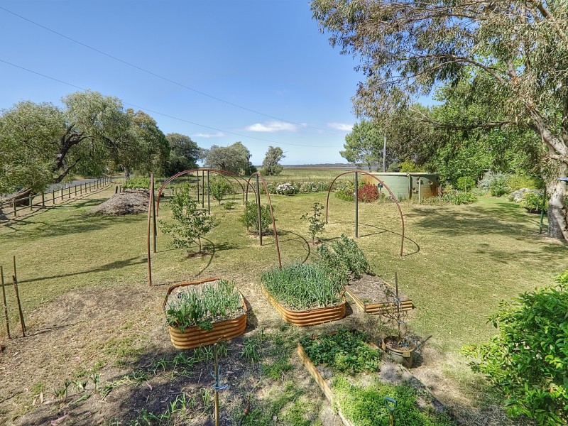 334 Forrest Beach Road, Wonnerup WA 6280