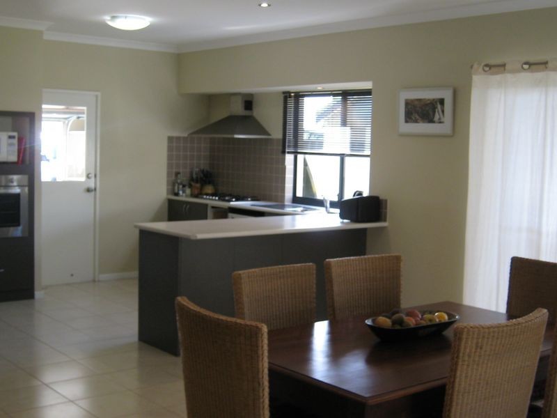 61 Beachfields Drive, Broadwater WA 6280