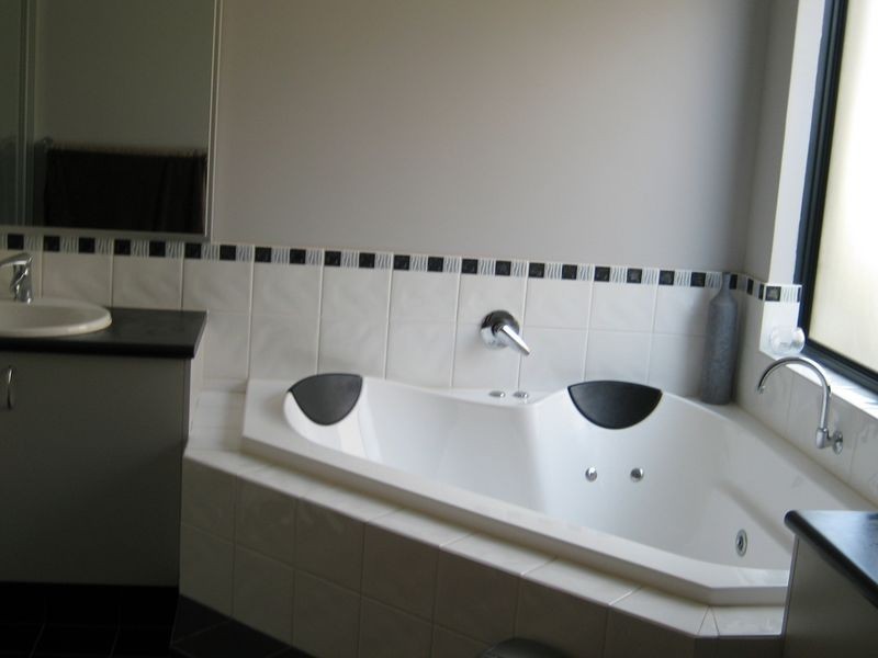 61 Beachfields Drive, Broadwater WA 6280