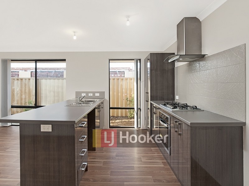 10 Castellar Pass, Yalyalup WA 6280