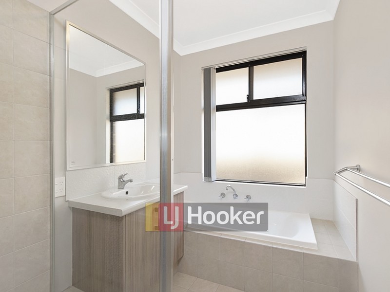 10 Castellar Pass, Yalyalup WA 6280