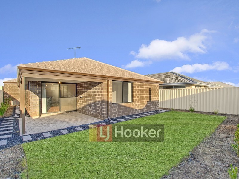 10 Castellar Pass, Yalyalup WA 6280