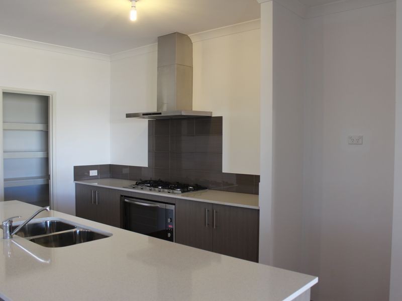 14 Gigondas Street, Yalyalup WA 6280