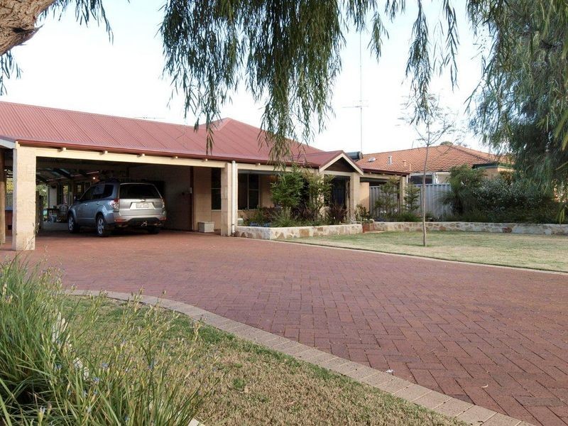 6 Karrinyup Retreat, Busselton WA 6280