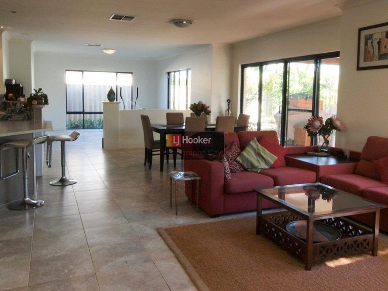 18 Marsupial Bend, Busselton WA 6280
