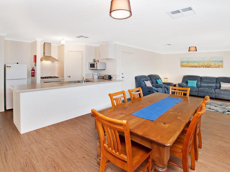 1/3 Moore Street, West Busselton WA 6280