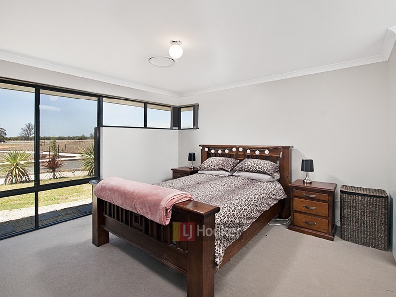 16 Gigondas Street, Yalyalup WA 6280