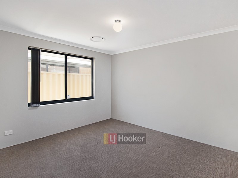 16 Gigondas Street, Yalyalup WA 6280