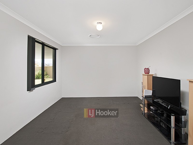 16 Gigondas Street, Yalyalup WA 6280