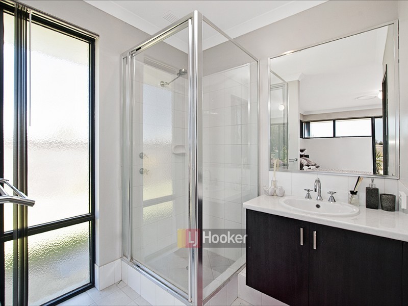 16 Gigondas Street, Yalyalup WA 6280