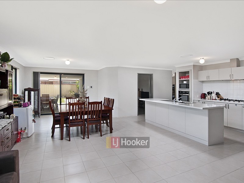 16 Gigondas Street, Yalyalup WA 6280