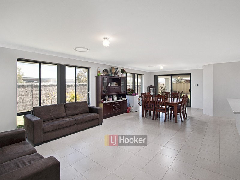 16 Gigondas Street, Yalyalup WA 6280