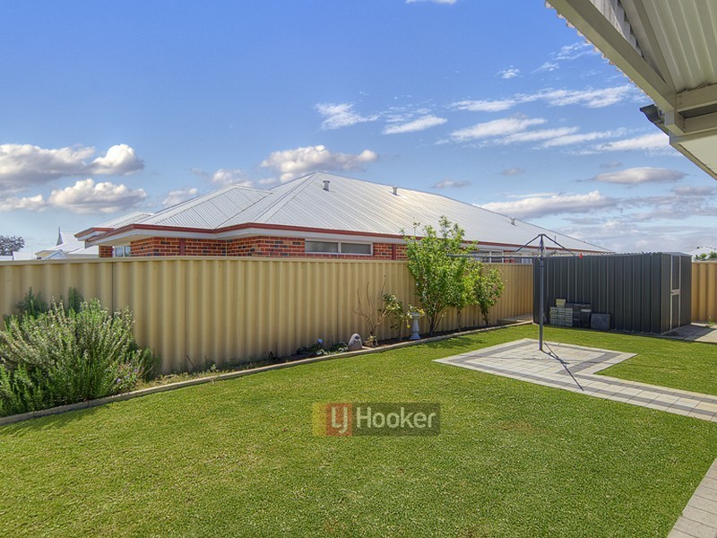 16 Gigondas Street, Yalyalup WA 6280