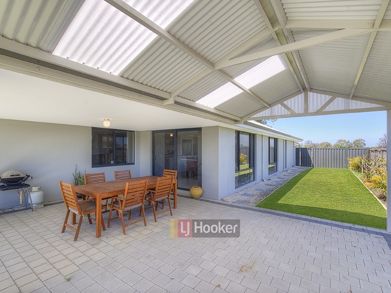 16 Gigondas Street, Yalyalup WA 6280