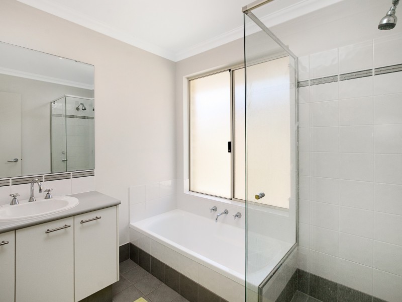 4 Sunflower Turn, Yalyalup WA 6280