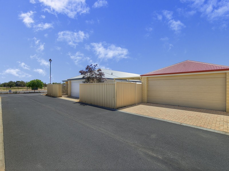 4 Sunflower Turn, Yalyalup WA 6280