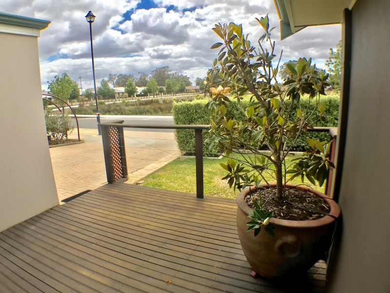 6 Gigondas Street, Yalyalup WA 6280