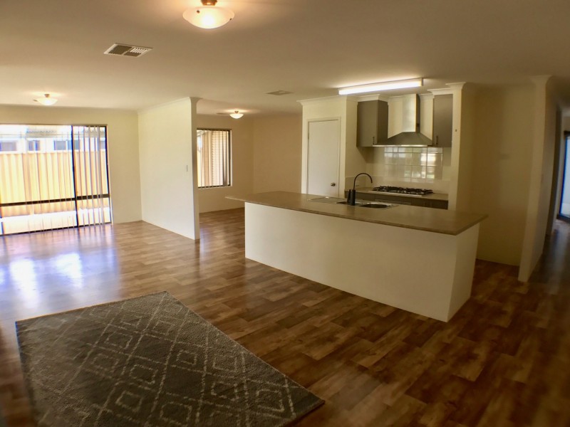 6 Gigondas Street, Yalyalup WA 6280