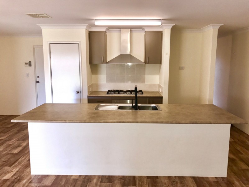 6 Gigondas Street, Yalyalup WA 6280