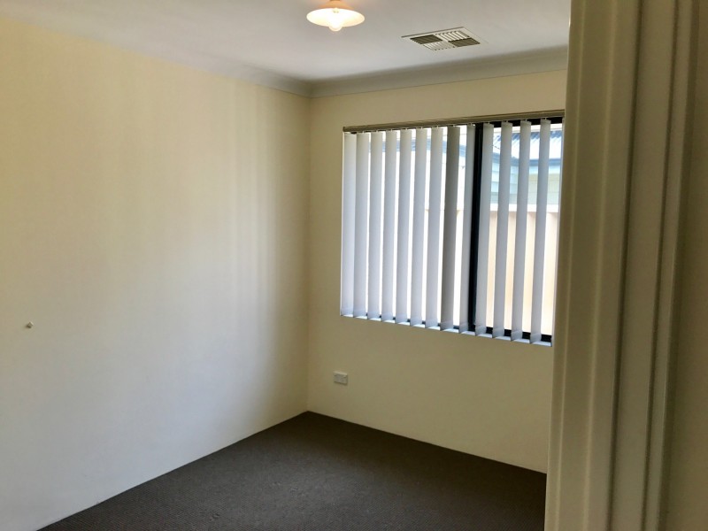 6 Gigondas Street, Yalyalup WA 6280