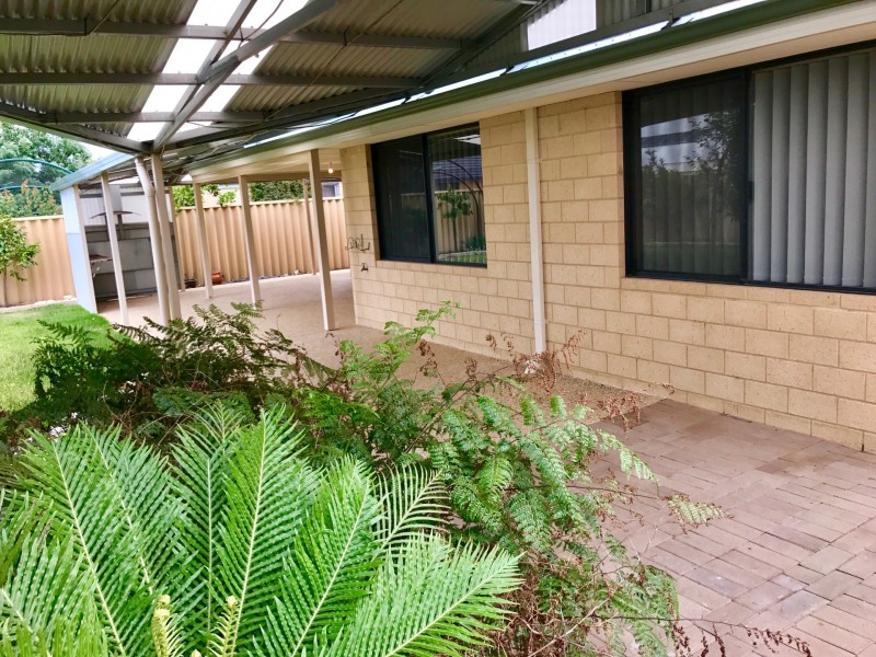 6 Gigondas Street, Yalyalup WA 6280