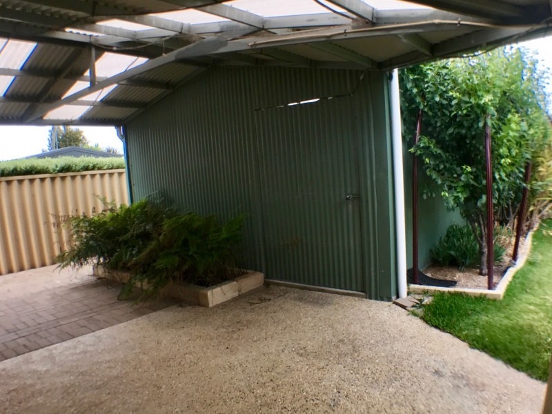 6 Gigondas Street, Yalyalup WA 6280