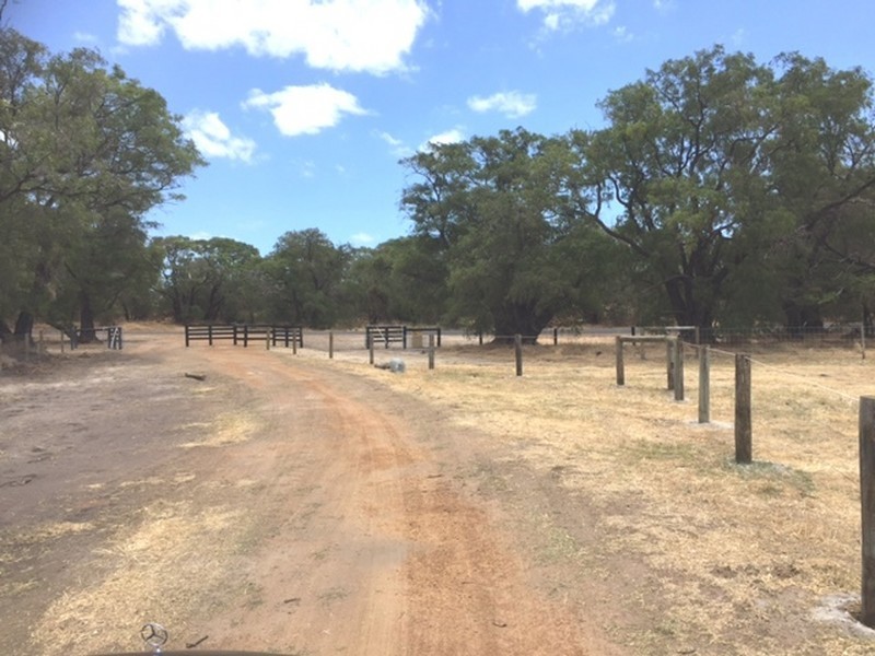 214 Forrest Beach Road, Wonnerup WA 6280