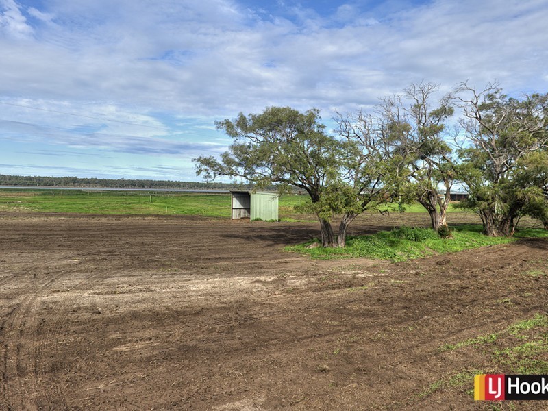 214 Forrest Beach Road, Wonnerup WA 6280