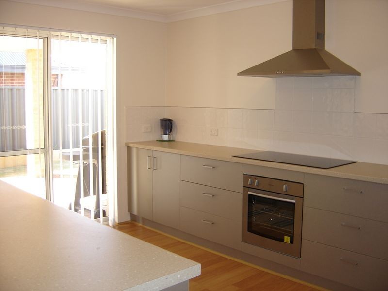 5 Woollybush Turn, Broadwater WA 6280