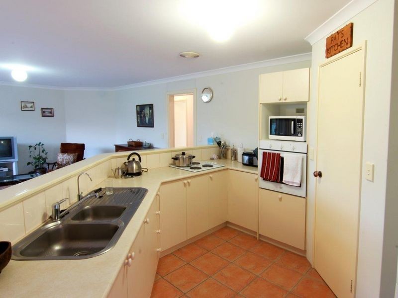 100 Dunsborough Lakes Drive, Dunsborough WA 6281