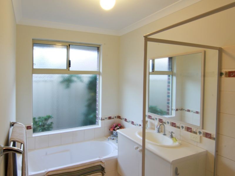 100 Dunsborough Lakes Drive, Dunsborough WA 6281