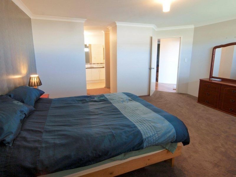 4 Feutrill Place, Broadwater WA 6280