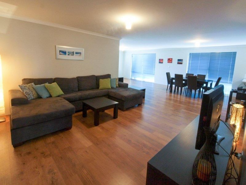 4 Feutrill Place, Broadwater WA 6280