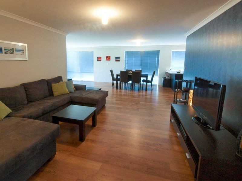 4 Feutrill Place, Broadwater WA 6280