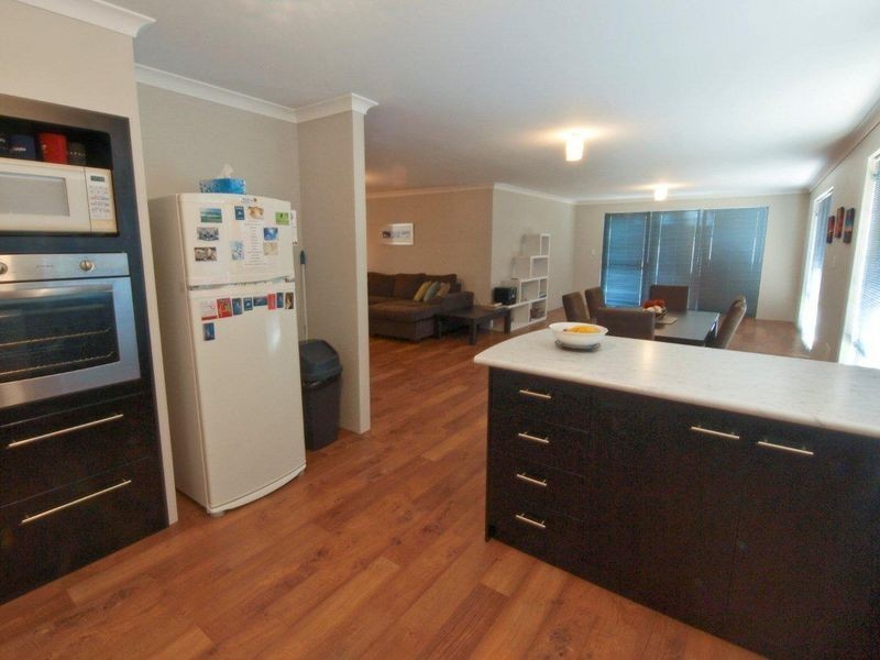 4 Feutrill Place, Broadwater WA 6280