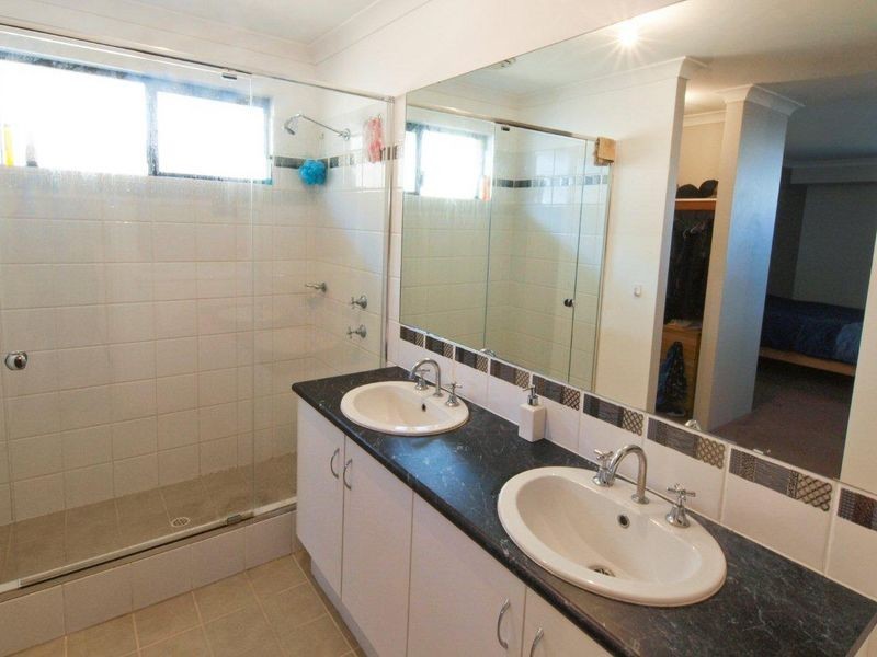 4 Feutrill Place, Broadwater WA 6280