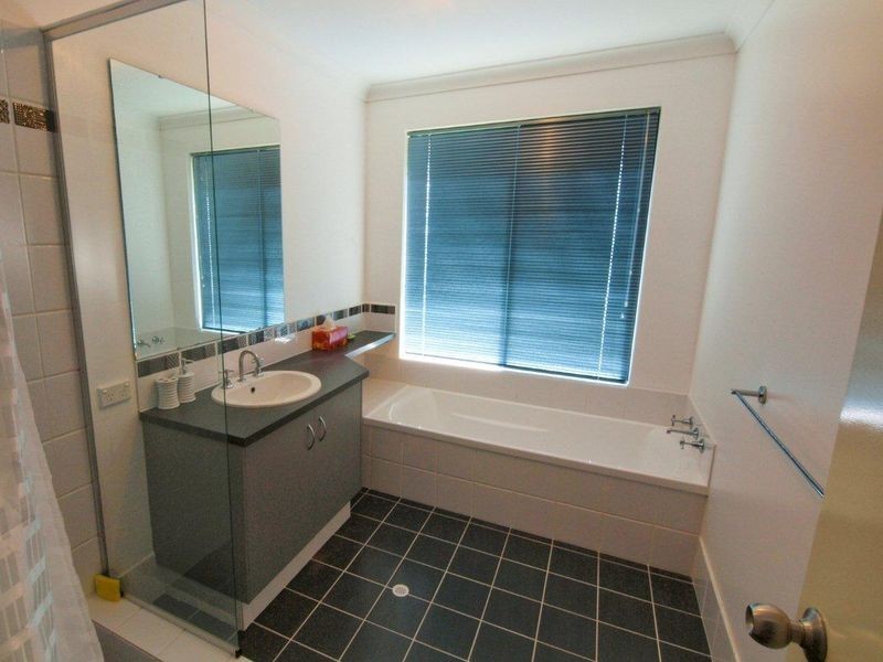 4 Feutrill Place, Broadwater WA 6280