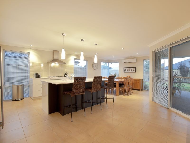 13 Provincia Parade, Yalyalup WA 6280