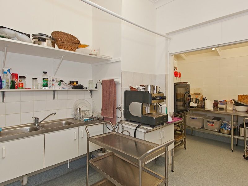 7 Caves Road, Abbey WA 6280