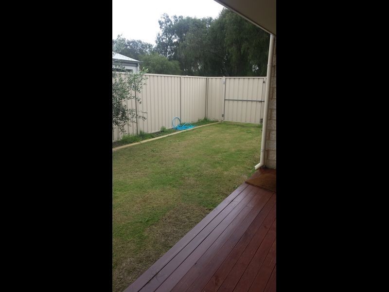 16 Lincoln St, Abbey WA 6280
