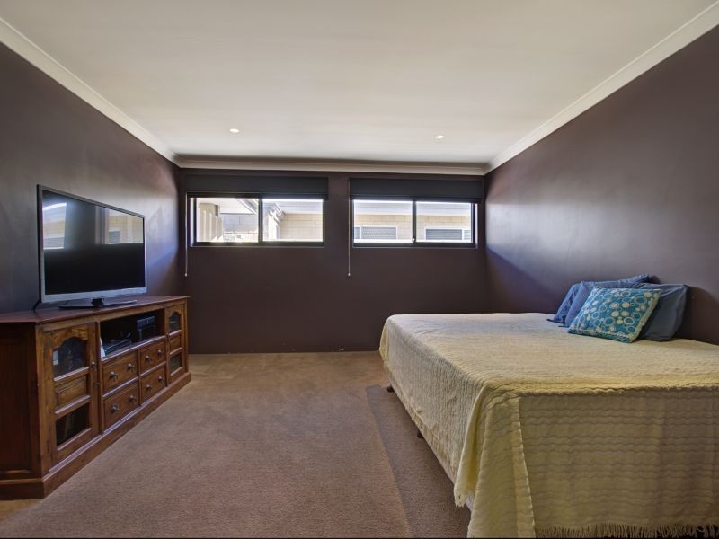 43 Currawong Drive, Broadwater WA 6280